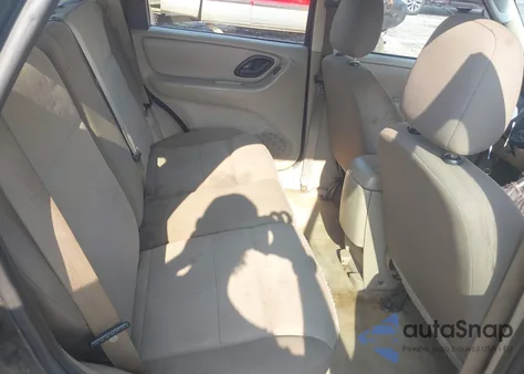 2006 Ford Escape Xls/Xls Manual z USA, uszkodzony, nr VIN 1FMYU02Z06KD10869